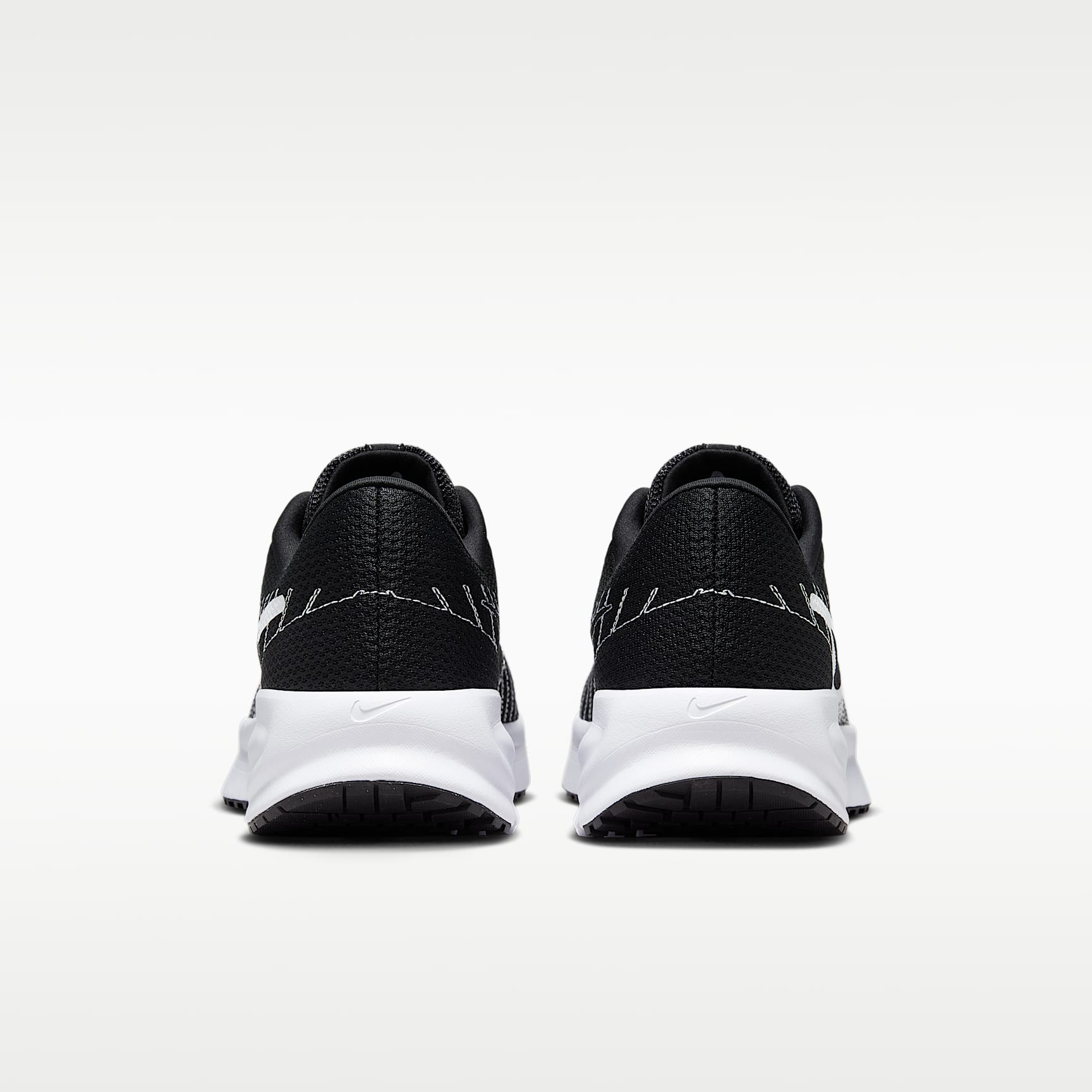 Nike Run Defy Straßenlaufschuh (Herren) – Schwarz/Weiß