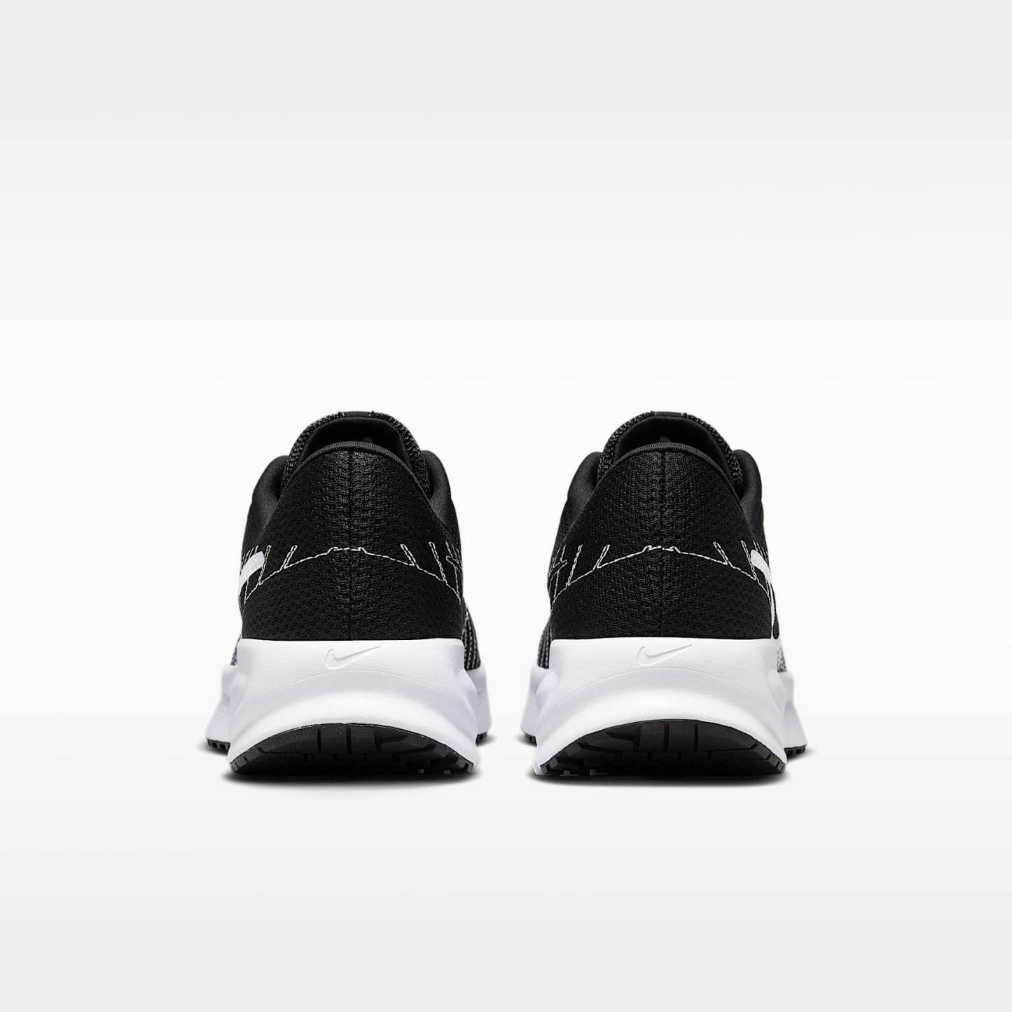 Nike Run Defy Straßenlaufschuh (Herren) – Schwarz/Weiß