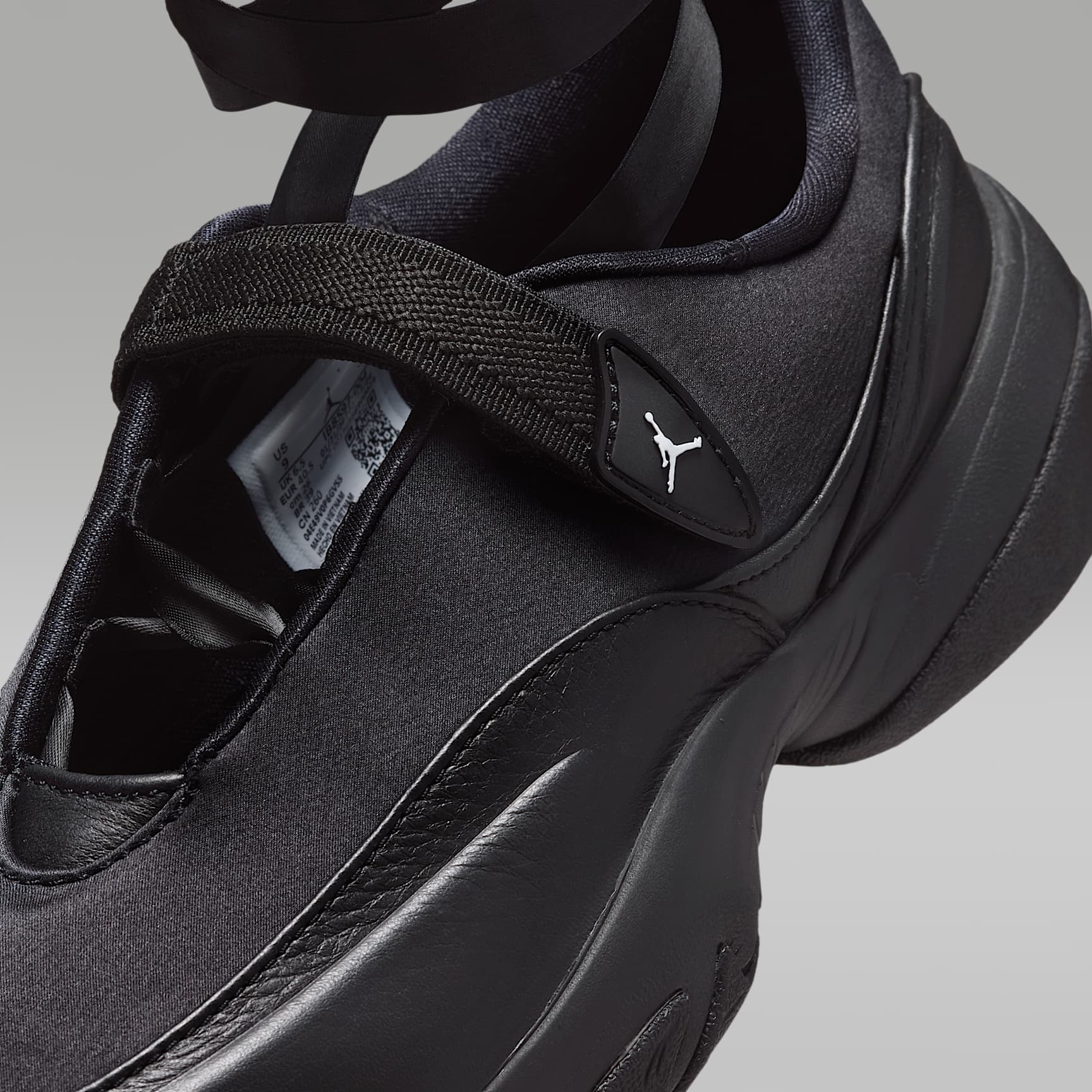 Jordan Pointe Schuh (Damen) – Schwarz/Summit White/Anthracite