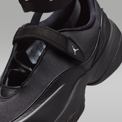 Jordan Pointe Schuh (Damen) – Schwarz/Summit White/Anthracite