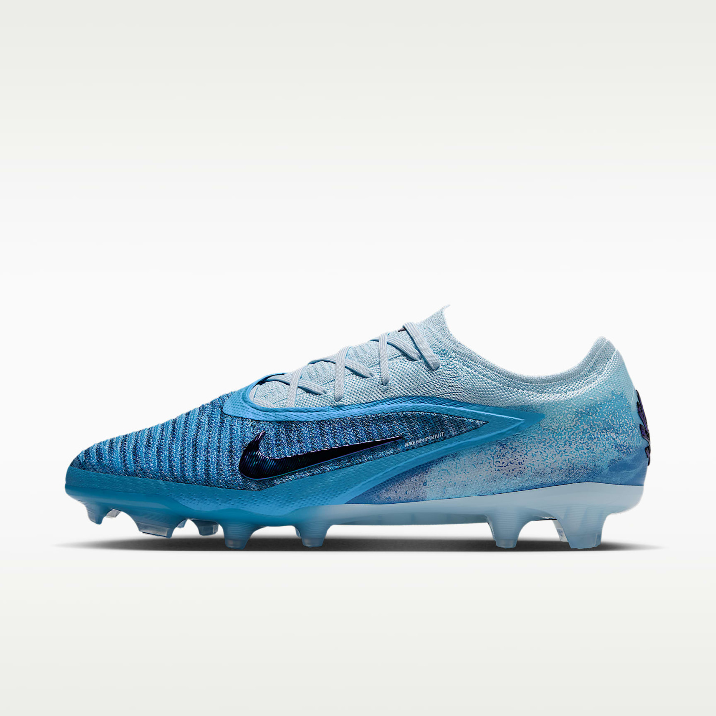 Nike Phantom 6 Low Elite "Erling Haaland" Fußballschuh für normalen Rasen – Baltic Blue/Glacier Blue/Blue Eclipse
