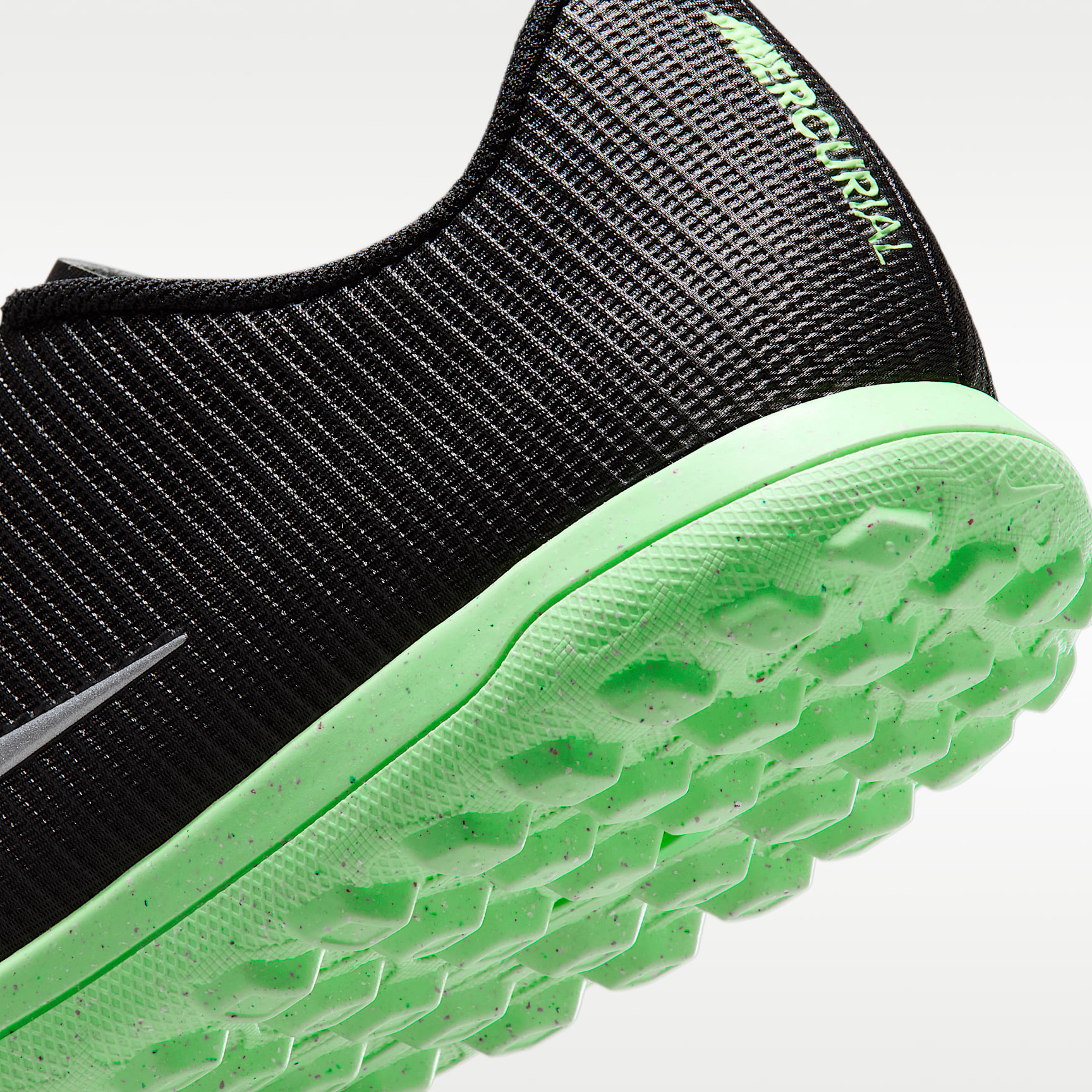 Nike Mercurial Vapor 17 Club Low-Top-Fußballschuh für Turf – Schwarz/Schwarz/Illusion Green