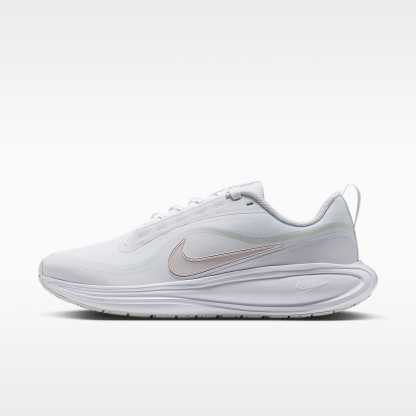 Nike Revolution 8 Utility Straßenlaufschuh (Damen) – Weiß/Off White/Schwarz/Platinum Tint