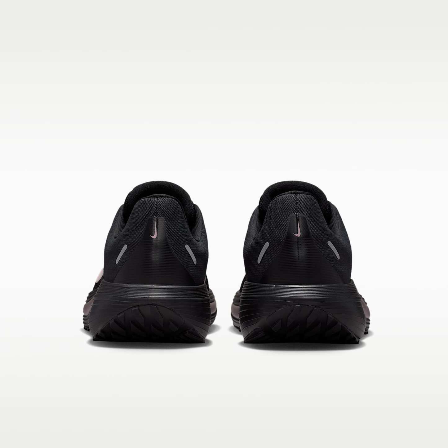 Nike Quest 7 Straßenlaufschuhe (Damen) – Schwarz/Taupe Haze/Silt Red