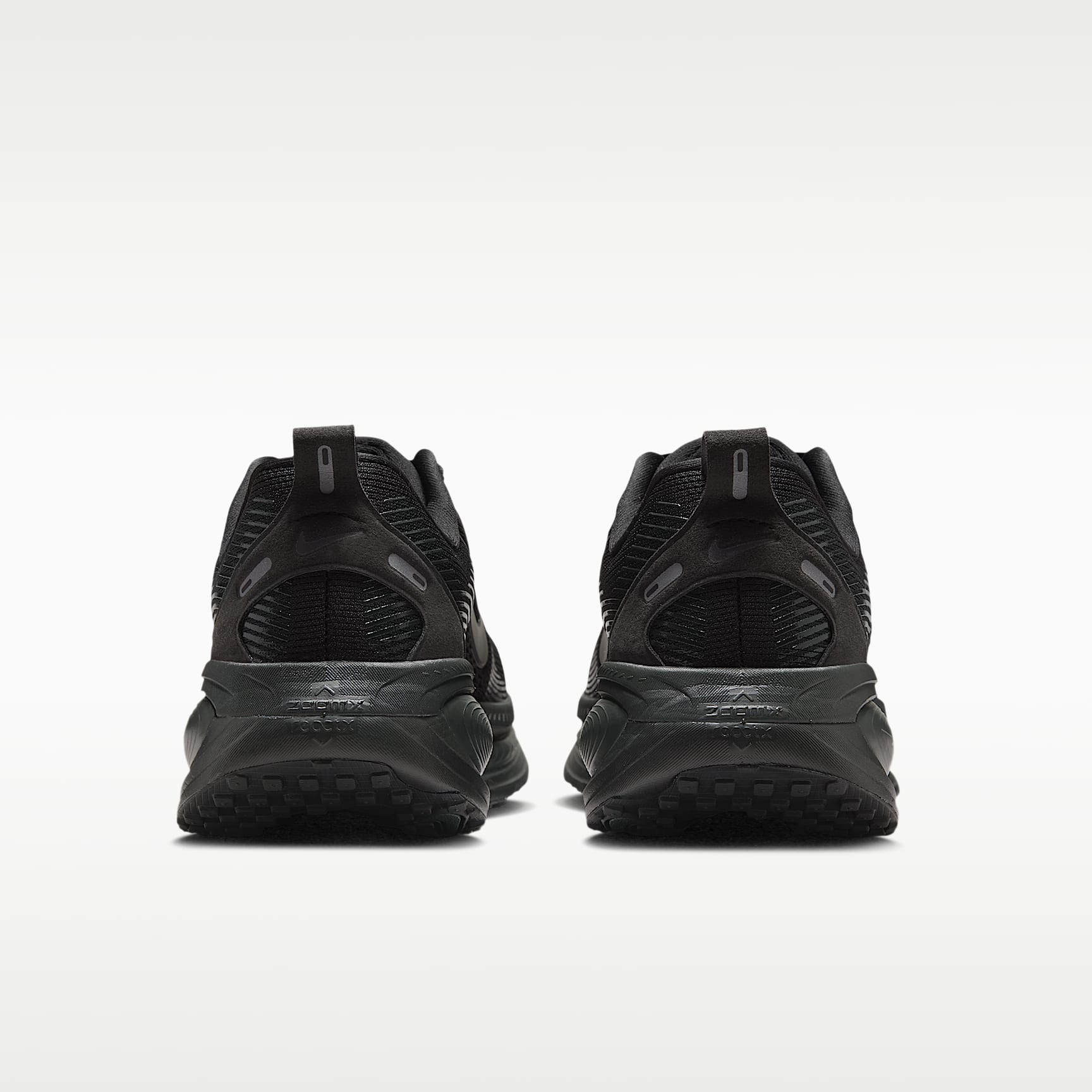Nike Vomero 18 Straßenlaufschuh (Damen) – Schwarz/Dark Smoke Grey/Light Smoke Grey/Schwarz