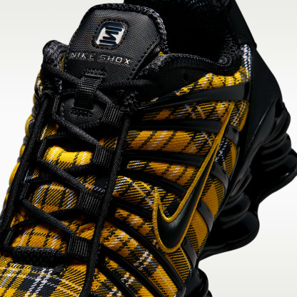 Nike Shox TL Schuh (Damen) – Schwarz/Weiß/Yellow Ochre/Schwarz