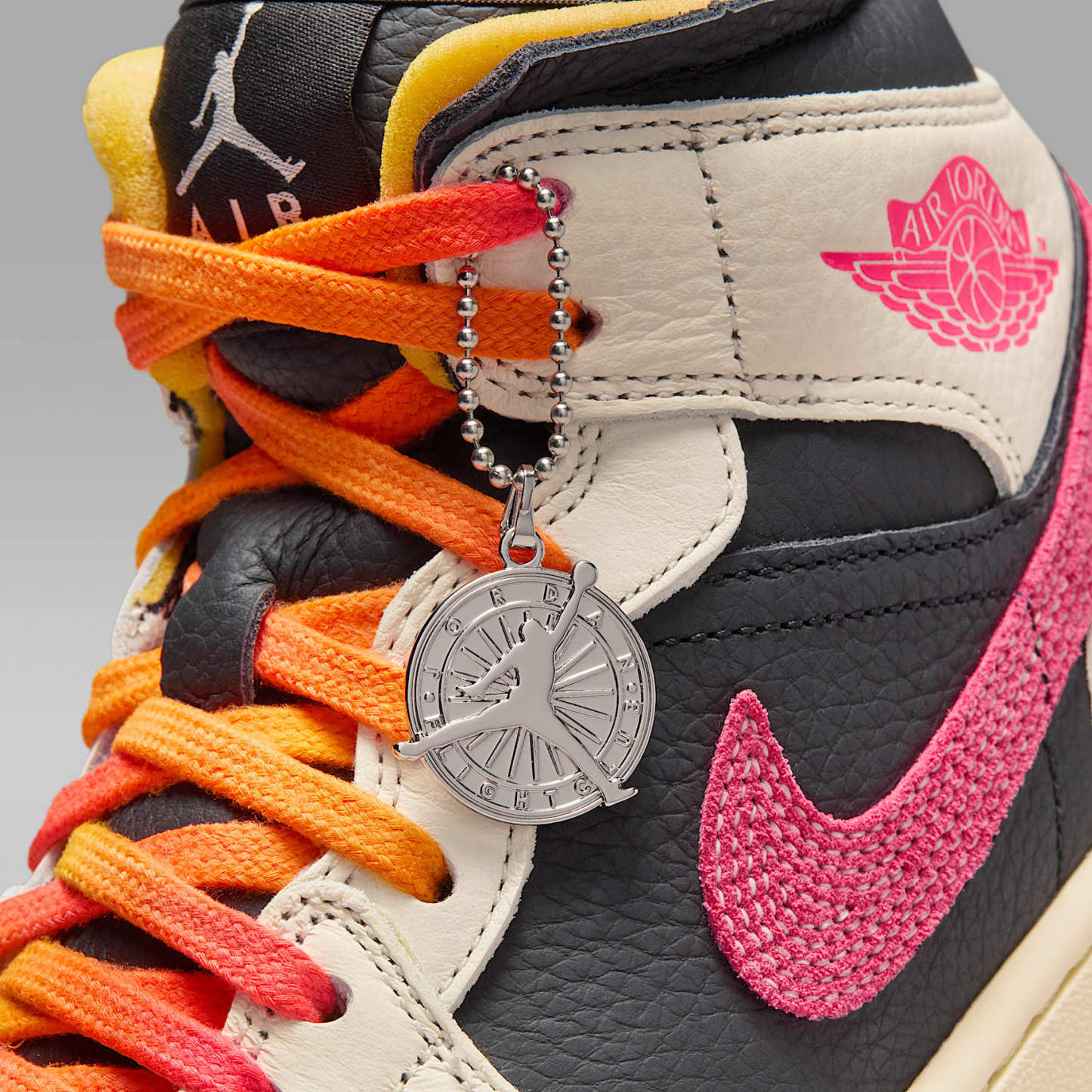 Air Jordan 1 Mid SE Edge Schuh (Damen) – Pale Ivory/Schwarz/Muslin/Racer Pink