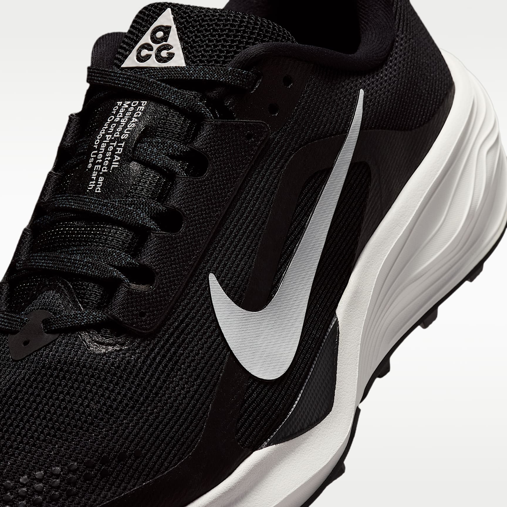 Nike ACG Pegasus Trail Traillaufschuh (Damen) – Schwarz/Anthracite/Summit White