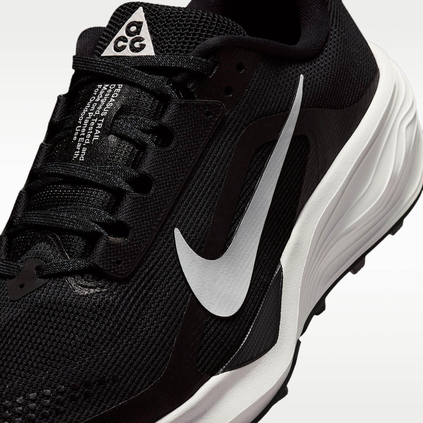 Nike ACG Pegasus Trail Traillaufschuh (Damen) – Schwarz/Anthracite/Summit White