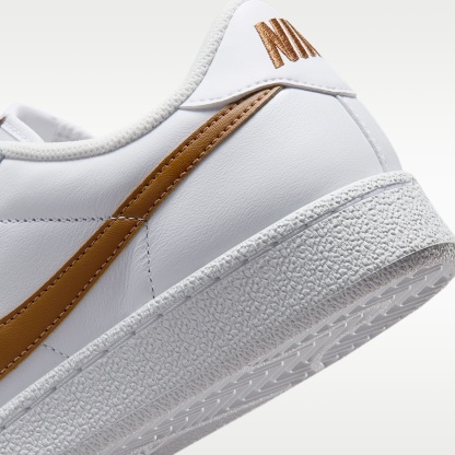 Nike Tennis Classic Damenschuh – Weiß/Weiß/Light British Tan