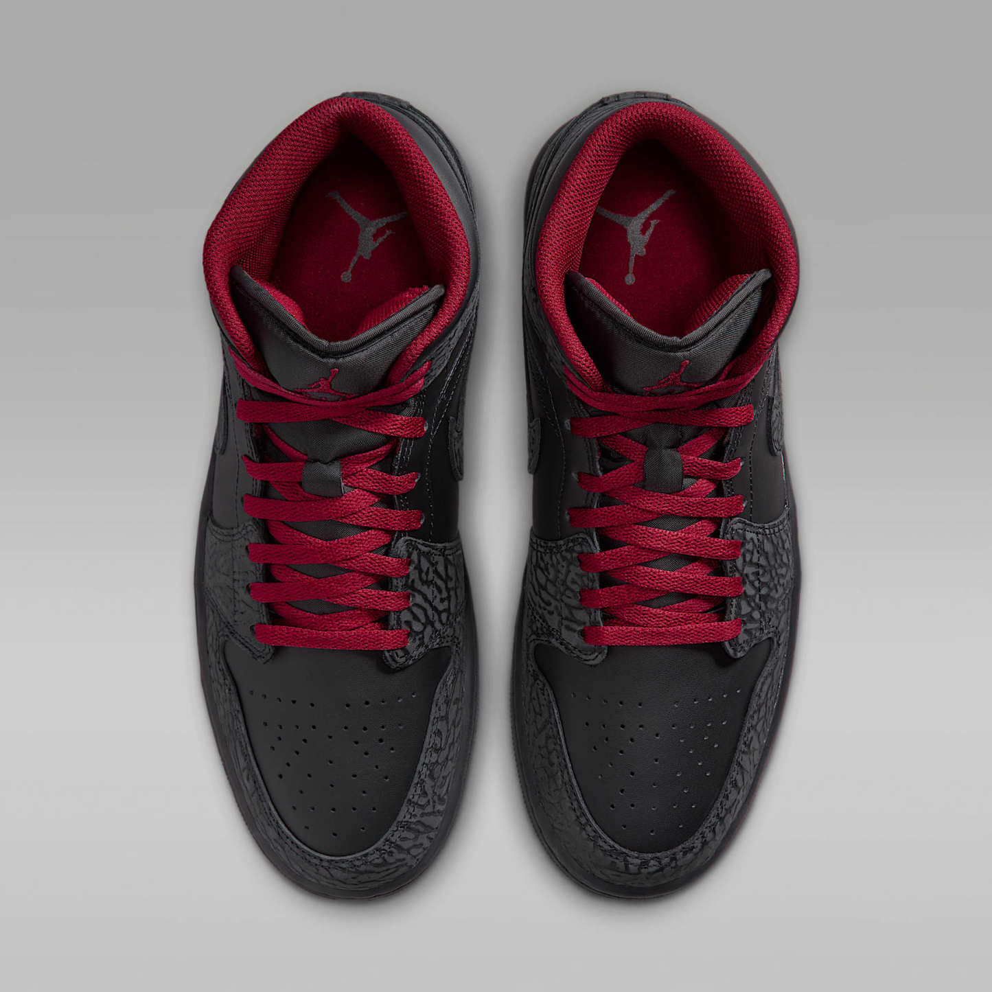Air Jordan 1 Mid SE Schuh (Herren) – Schwarz/Schwarz/Tough Red