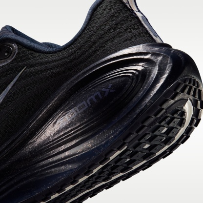 Nike Vomero Plus "Keely Hodgkinson" Straßenlaufschuh (Damen) – Pitch Blue/Blur/Blackened Blue/Schwarz