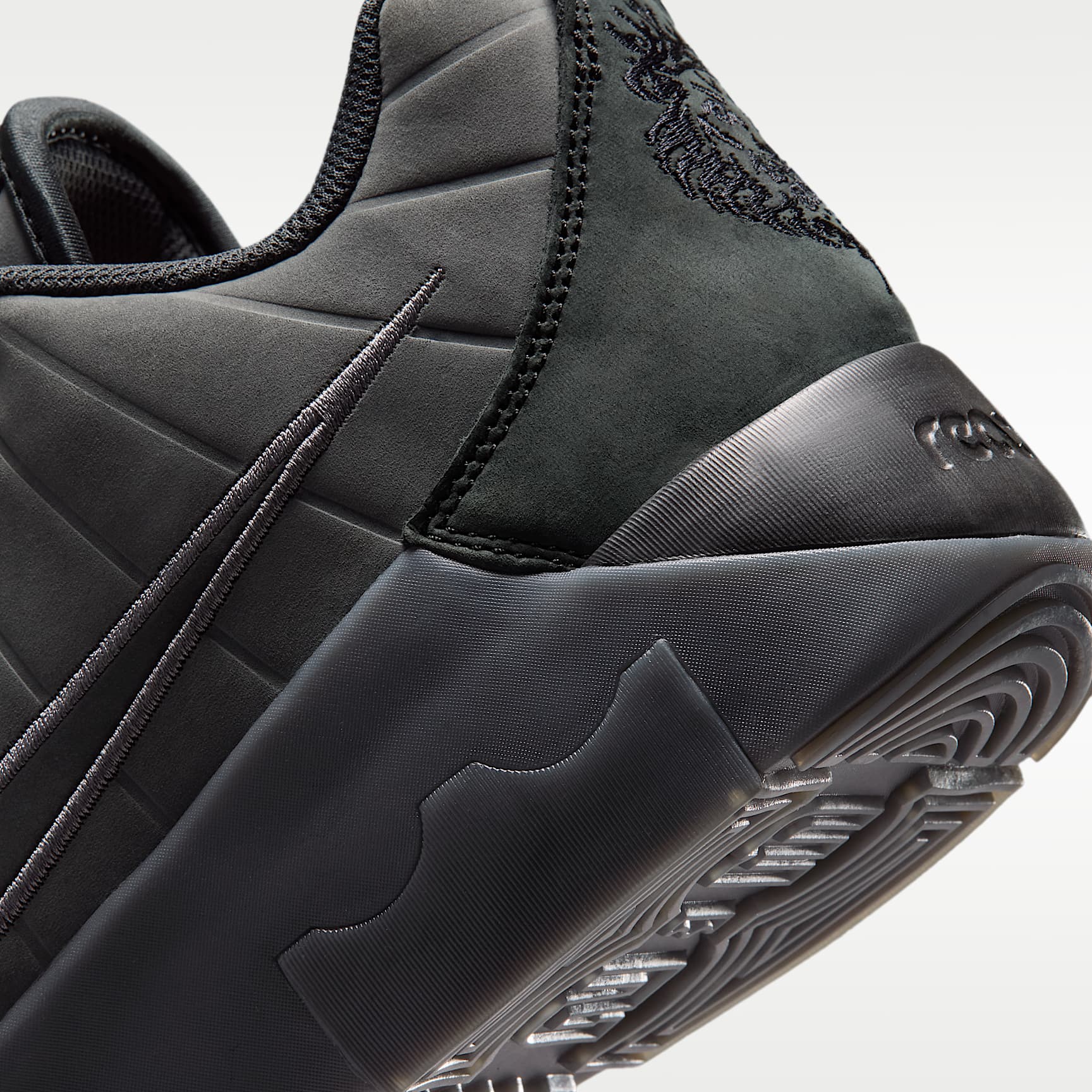 LeBron Witness 9 Basketballschuh – Anthracite/Iron Grey/Desert Dust/Schwarz