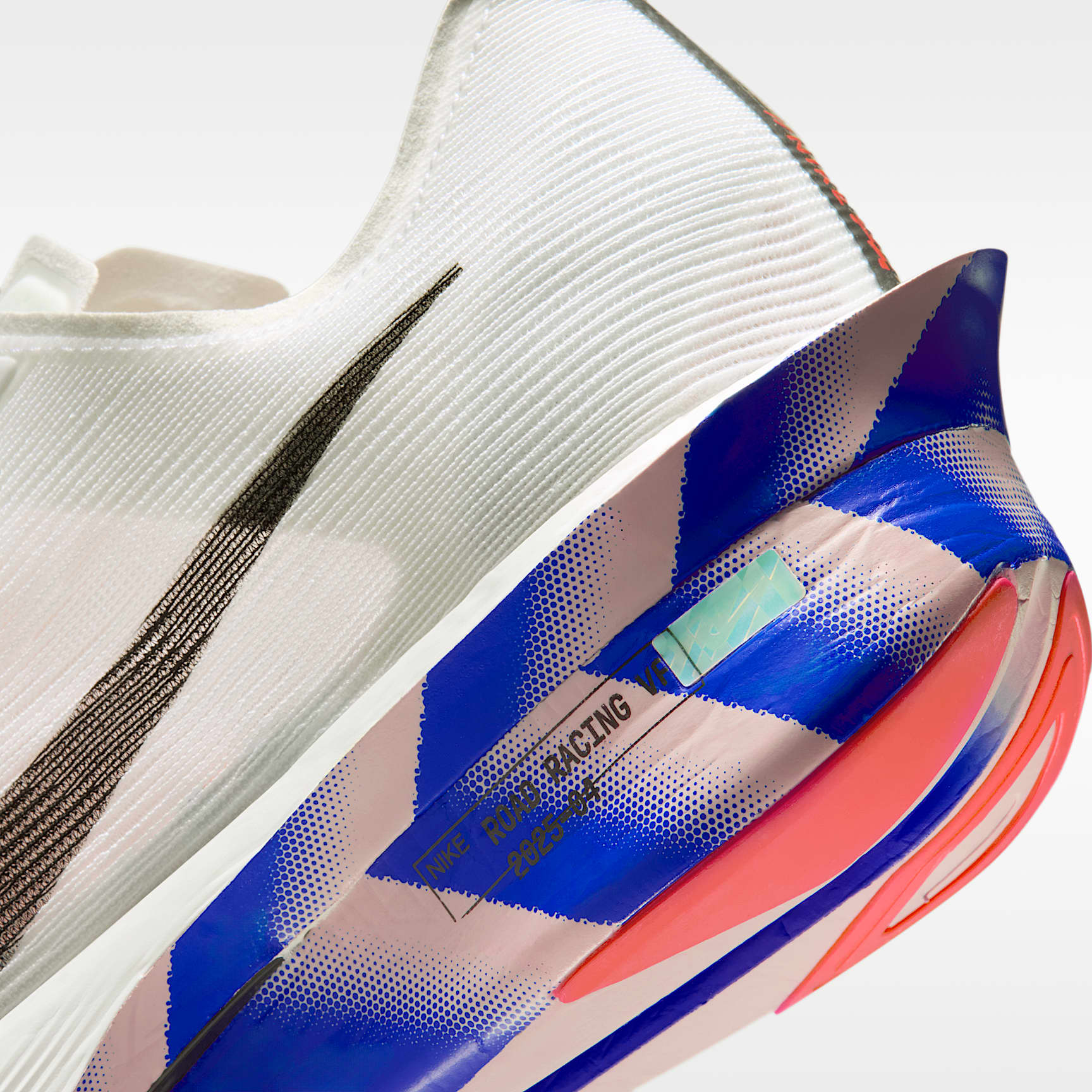 Nike Vaporfly 4 Straßenlaufschuh für Wettkämpfe (Herren) – Weiß/Racer Blue/Silt Red/Schwarz