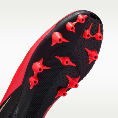 Nike Phantom 6 Low Academy Fußballschuh für Kunstrasen – Bright Crimson/Schwarz/Blur