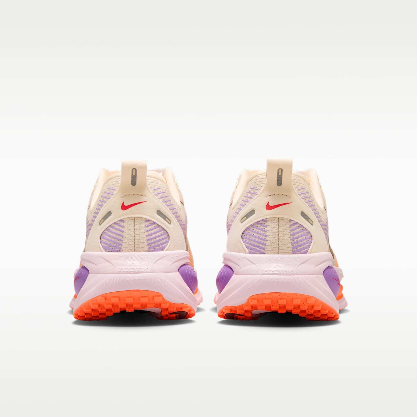 Nike Vomero 18 Straßenlaufschuh (Damen) – Chalk/Pink Foam/Bright Violet/Tattoo