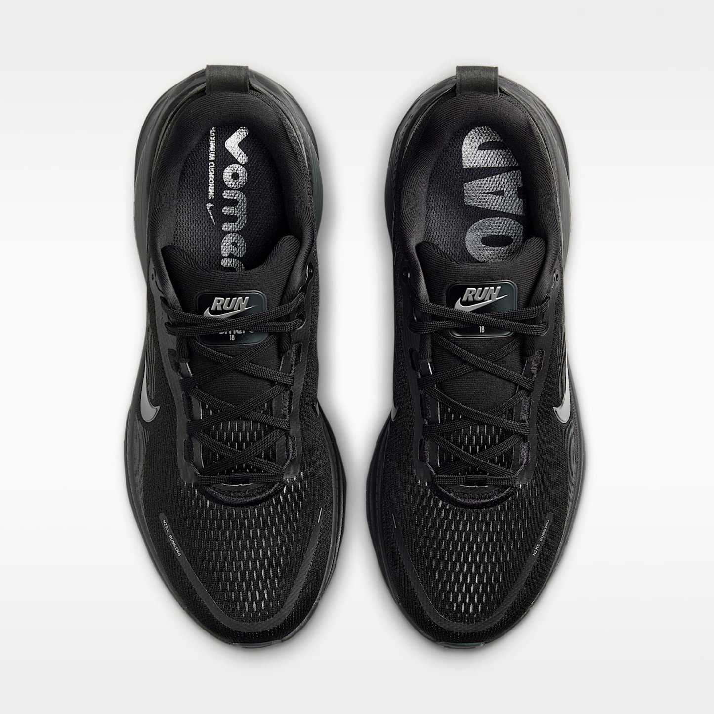 Nike Vomero 18 Straßenlaufschuh (Herren) – Schwarz/Dark Smoke Grey/Light Smoke Grey/Schwarz
