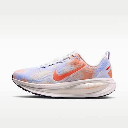 Nike Vomero 18 Straßenlaufschuh (Damen) – Palest Purple/Sunset Haze/Summit White/Hyper Crimson