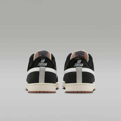 Air Jordan Skyline Low Herrenschuh – Schwarz/Anthracite/Gum Medium Brown/Summit White