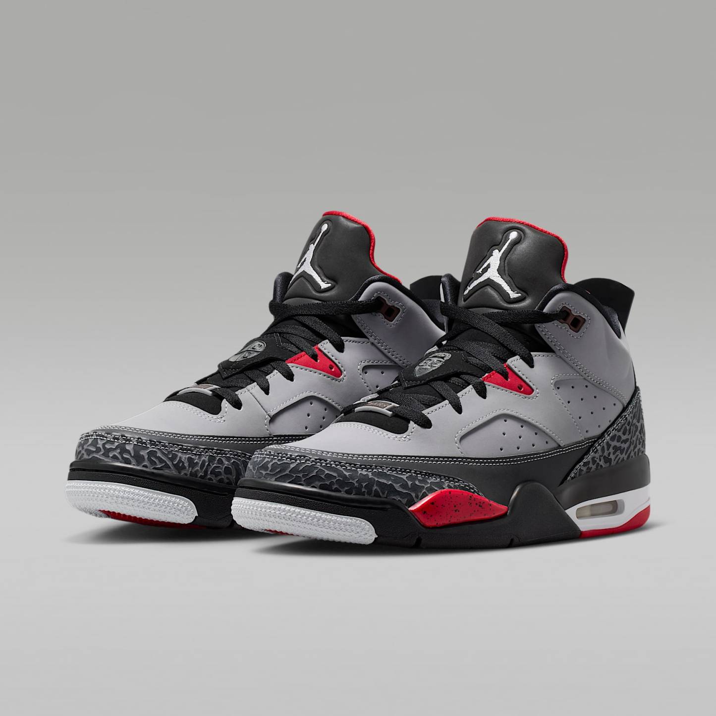 Jordan Son of Mars Low Herrenschuh – Cement Grey/Schwarz/Fire Red/Weiß