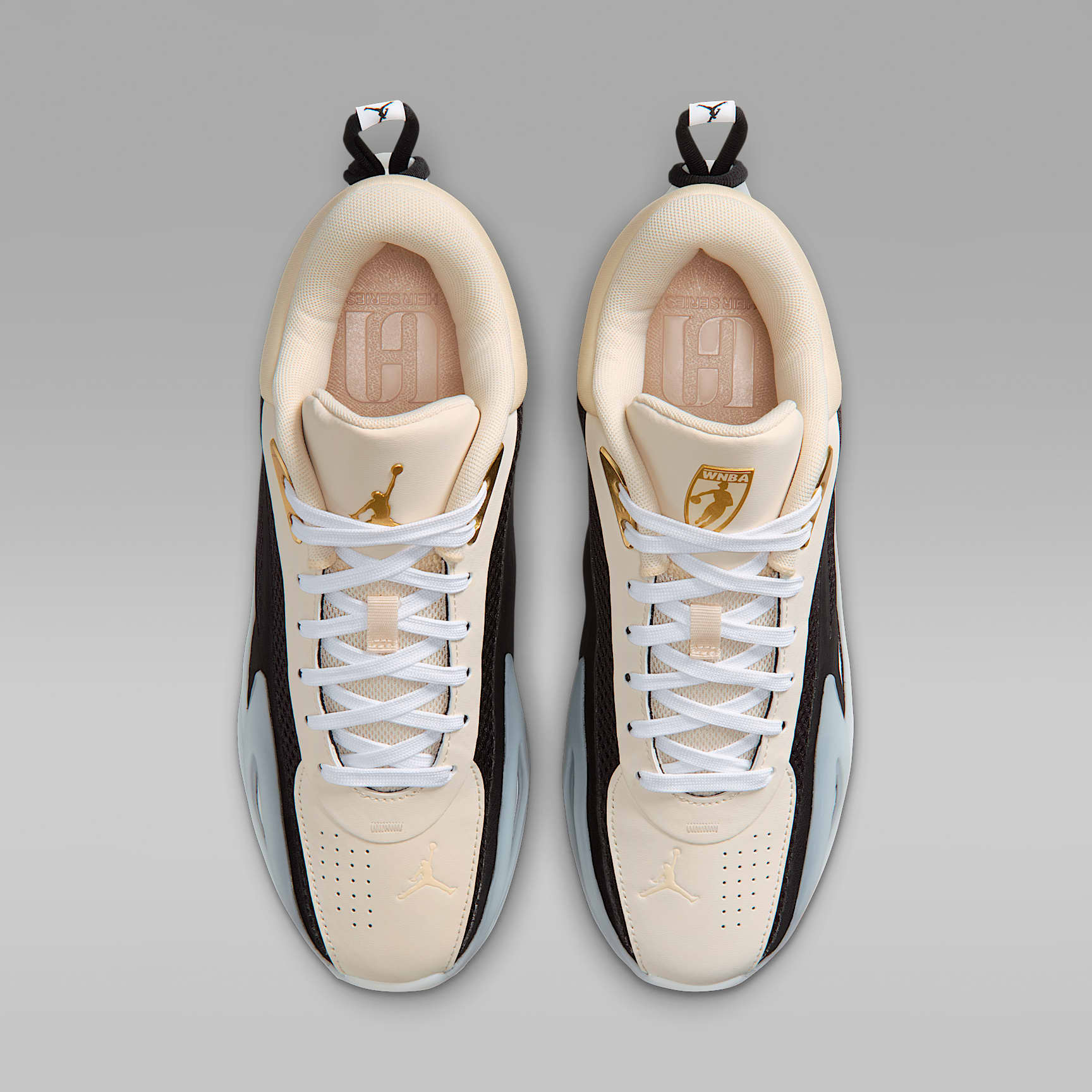 Jordan Heir Series 2 "Precious Medals" Basketballschuh – Pearl White/Schwarz/Metallic Gold/Weiß