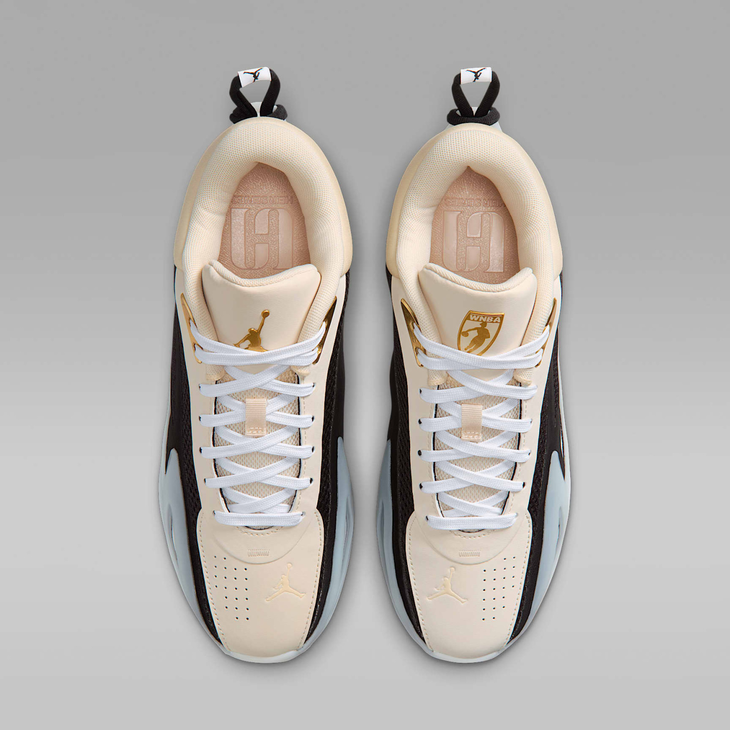 Jordan Heir Series 2 "Precious Medals" Basketballschuh – Pearl White/Schwarz/Metallic Gold/Weiß