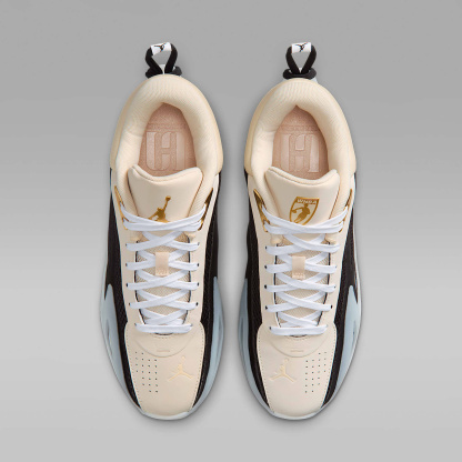 Jordan Heir Series 2 "Precious Medals" Basketballschuh – Pearl White/Schwarz/Metallic Gold/Weiß