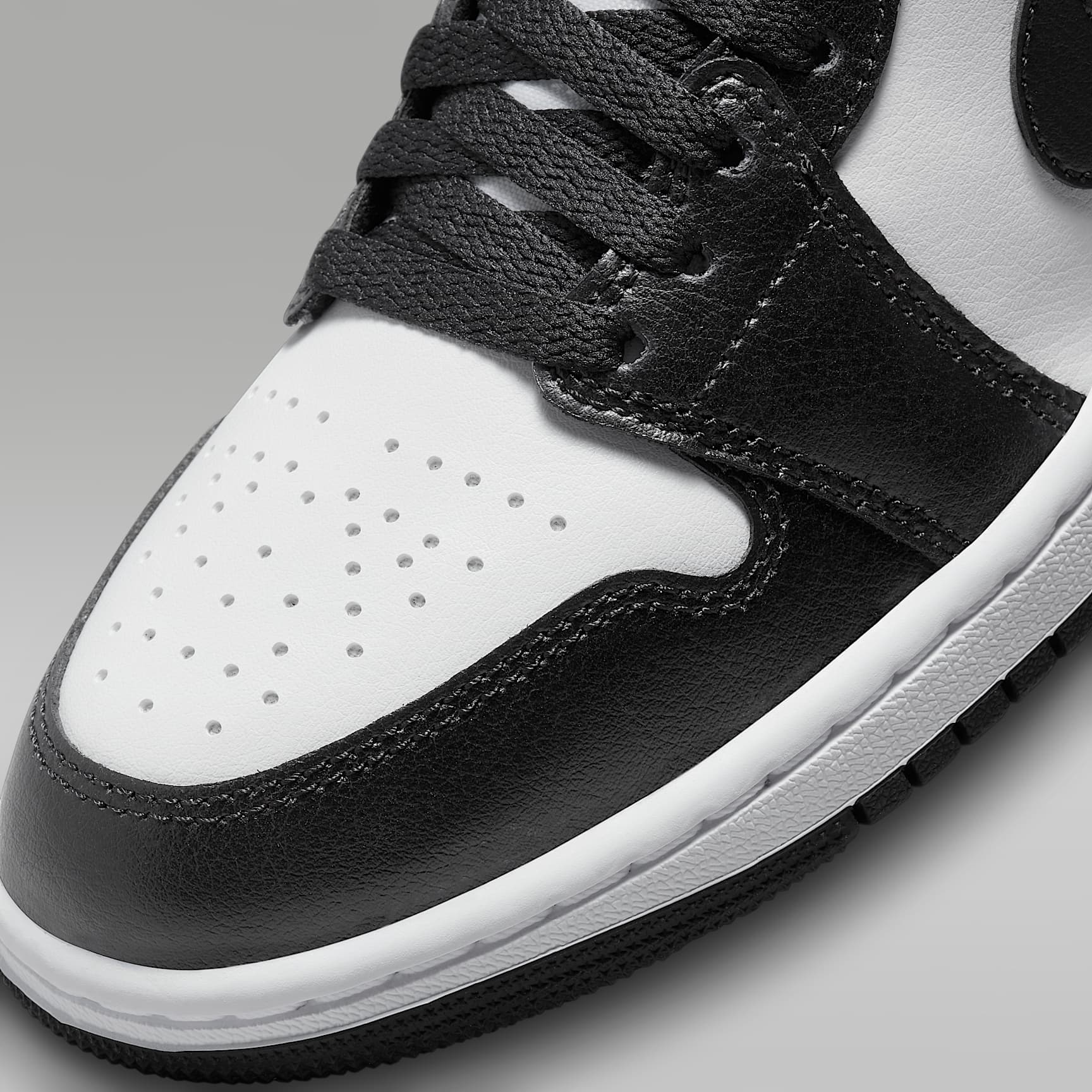 Air Jordan 1 Mid Damenschuh – Weiß/Weiß/Schwarz