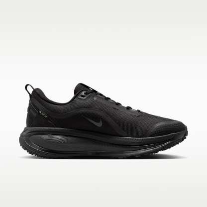 Nike Vomero 18 GORE-TEX Wasserdichter Straßenlaufschuh mit reflektierenden Designakzenten (Damen) – Schwarz/Anthracite