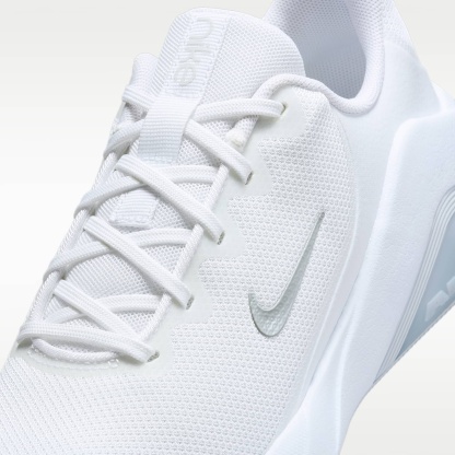 Nike Bella 7 Workout-Schuh (Damen) – Weiß/Weiß/Pure Platinum