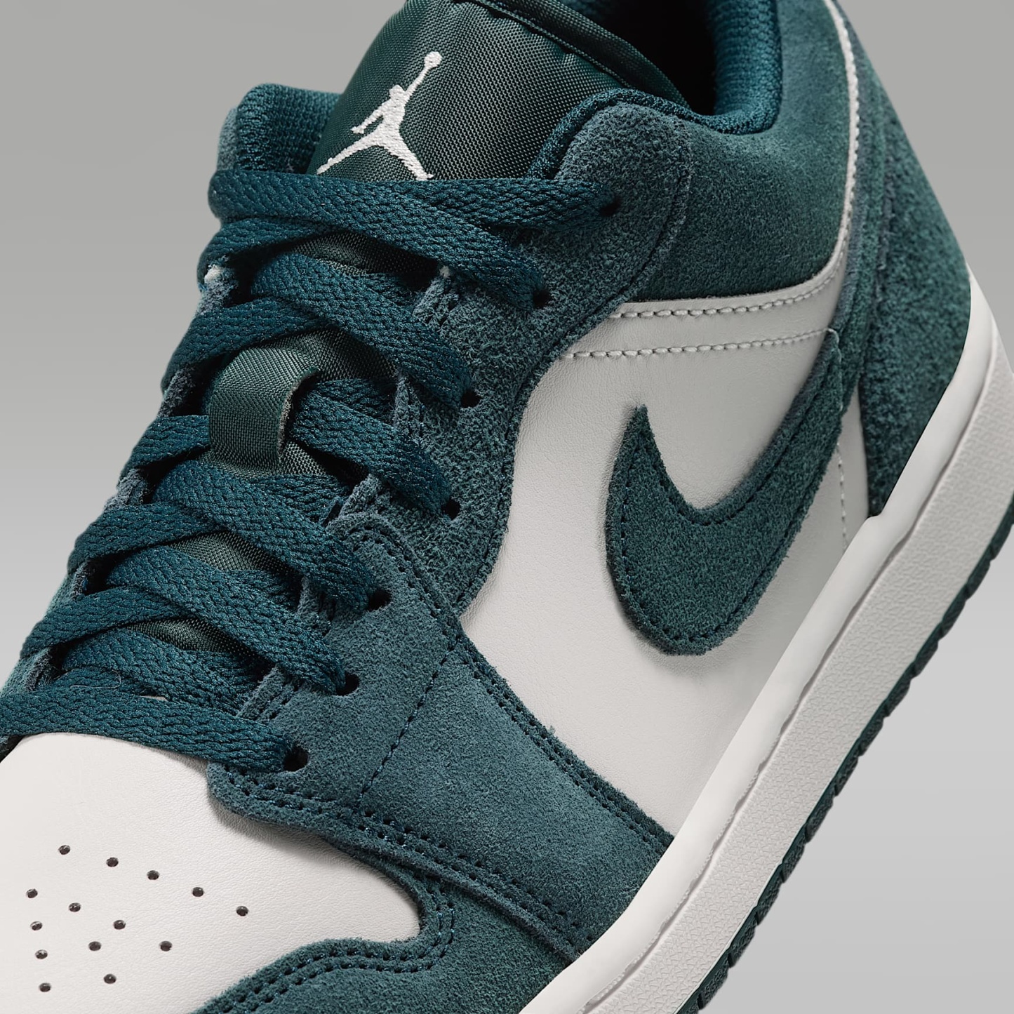 Air Jordan 1 Low Herrenschuh – Midnight Spruce/Pale Ivory/Light Orewood Brown