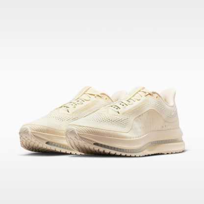Nike Pegasus Premium Straßenlaufschuh (Herren) – Natural/Natural/Schwarz/Mushroom