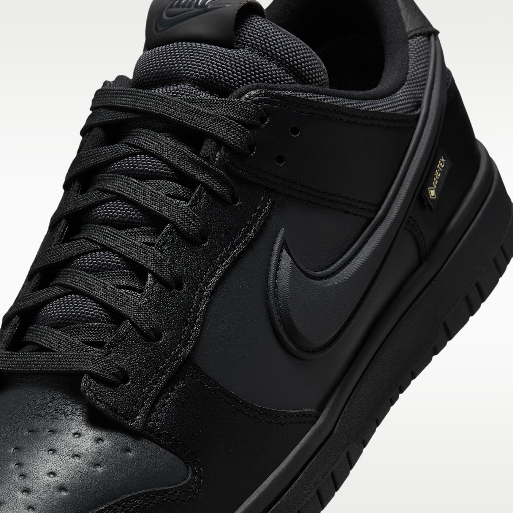 Nike Dunk Low GORE-TEX Herrenschuh – Schwarz/Anthracite/Off Noir
