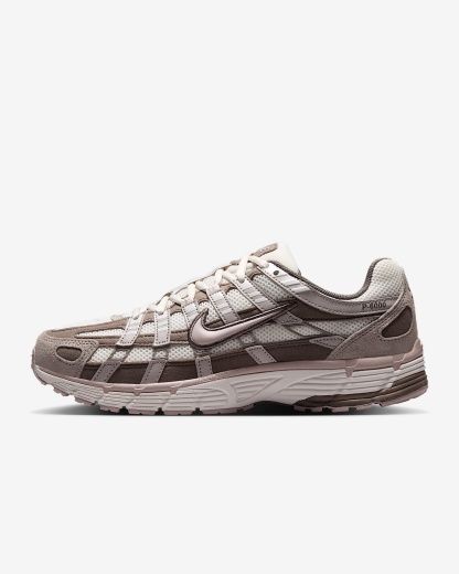 Nike P-6000 Schuh (Damen) – Summit White/Cave Stone/College Grey/Platinum Violet