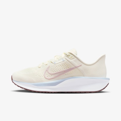 Nike Quest 6 Straßenlaufschuh (Damen) – Sail/Hydrogen Blue/Tattoo/Particle Rose