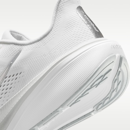 Nike Pegasus 42 Straßenlaufschuh (Damen) – Weiß/Wolf Grey/Cool Grey/Metallic Silver