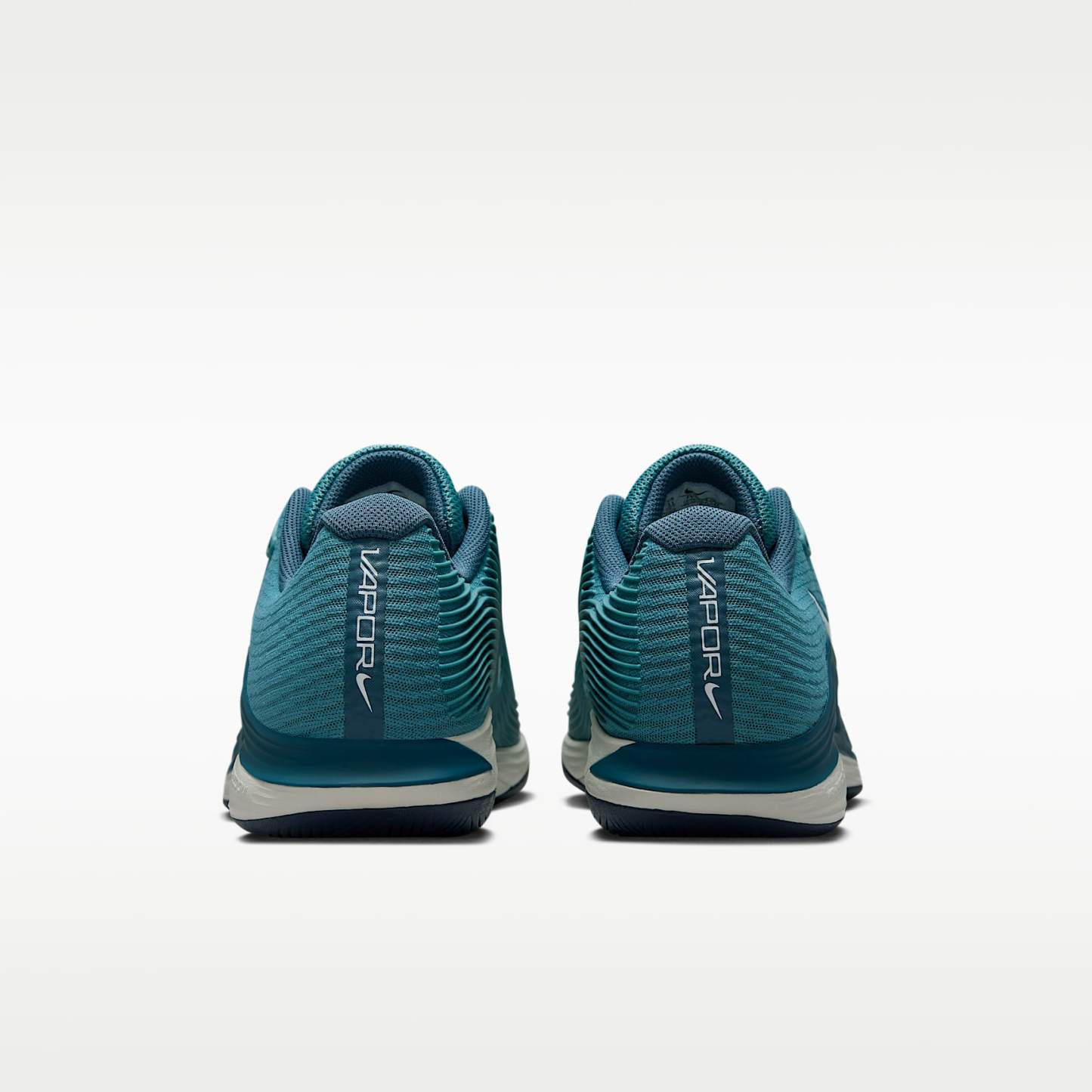Nike Vapor 12 Tennisschuh für Hartplätze (Herren) – Smokey Blue/Light Bone/New Slate/Weiß