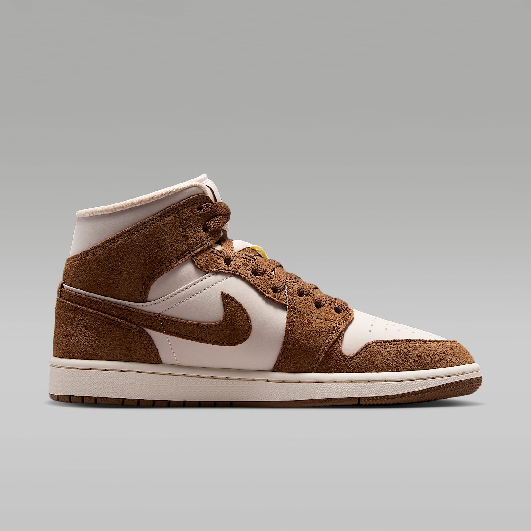 Air Jordan 1 Mid Schuh (Damen) – Light British Tan/Chalk