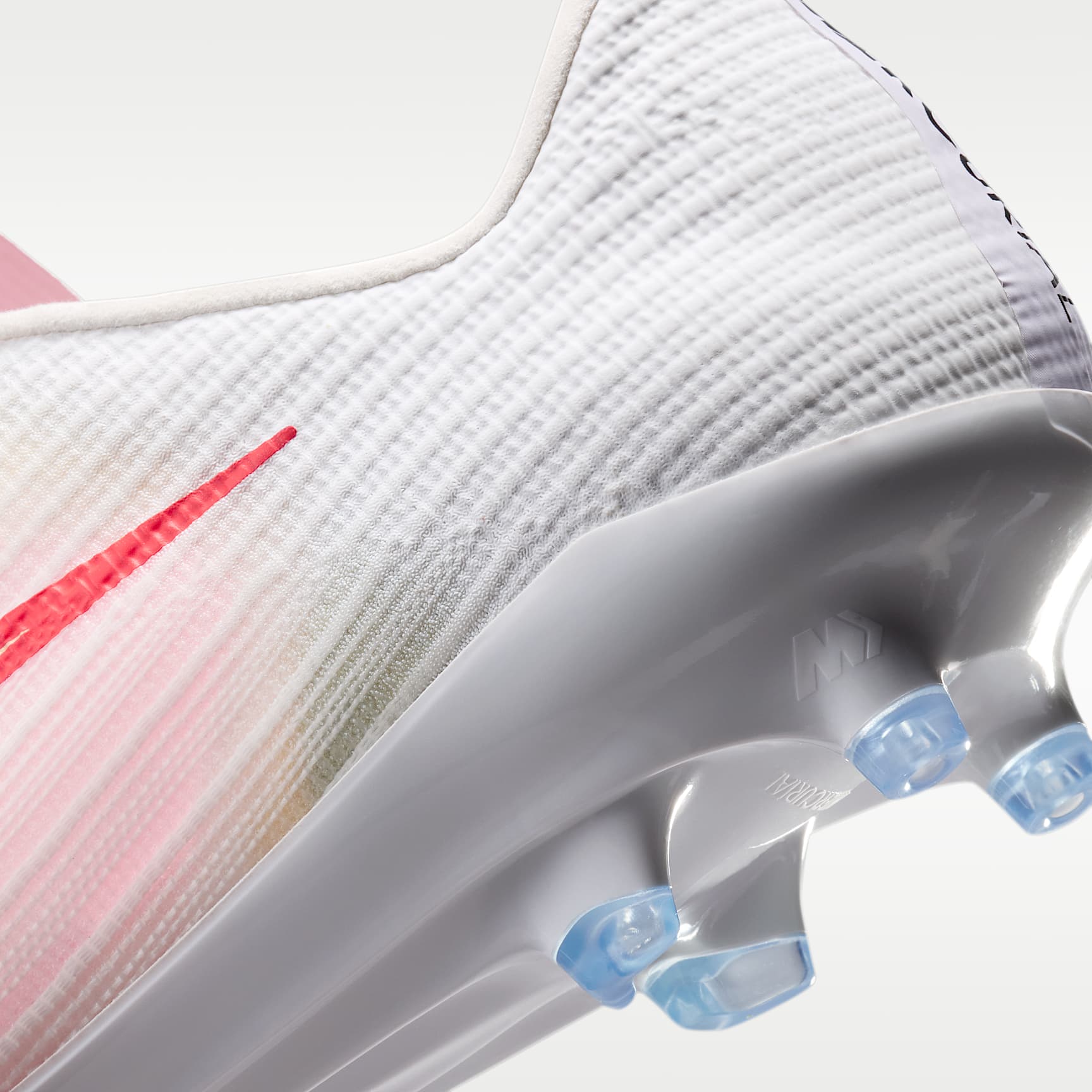 Nike Mercurial Superfly 11 Pro Low-Top-Fußballschuh für Kunstrasen – Weiß/Bright Crimson/Blur