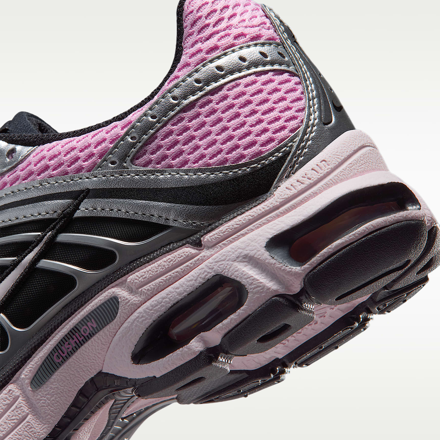 Nike Air Max Moto 2K Schuh mit reflektierenden Akzenten (Damen) – Pink Rise/Metallic Silver/Schwarz/Pearl Pink