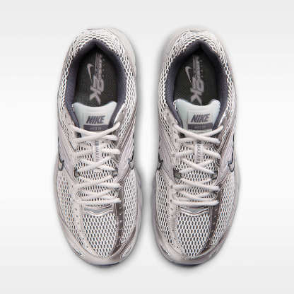 Nike Air Max Moto 2K Schuh (Herren) – Vast Grey/College Grey/Iron Grey/Vast Grey