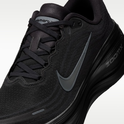Nike Vomero Plus Straßenlaufschuh (Damen) – Schwarz/Metallic Dark Grey/Cool Grey/Dark Smoke Grey