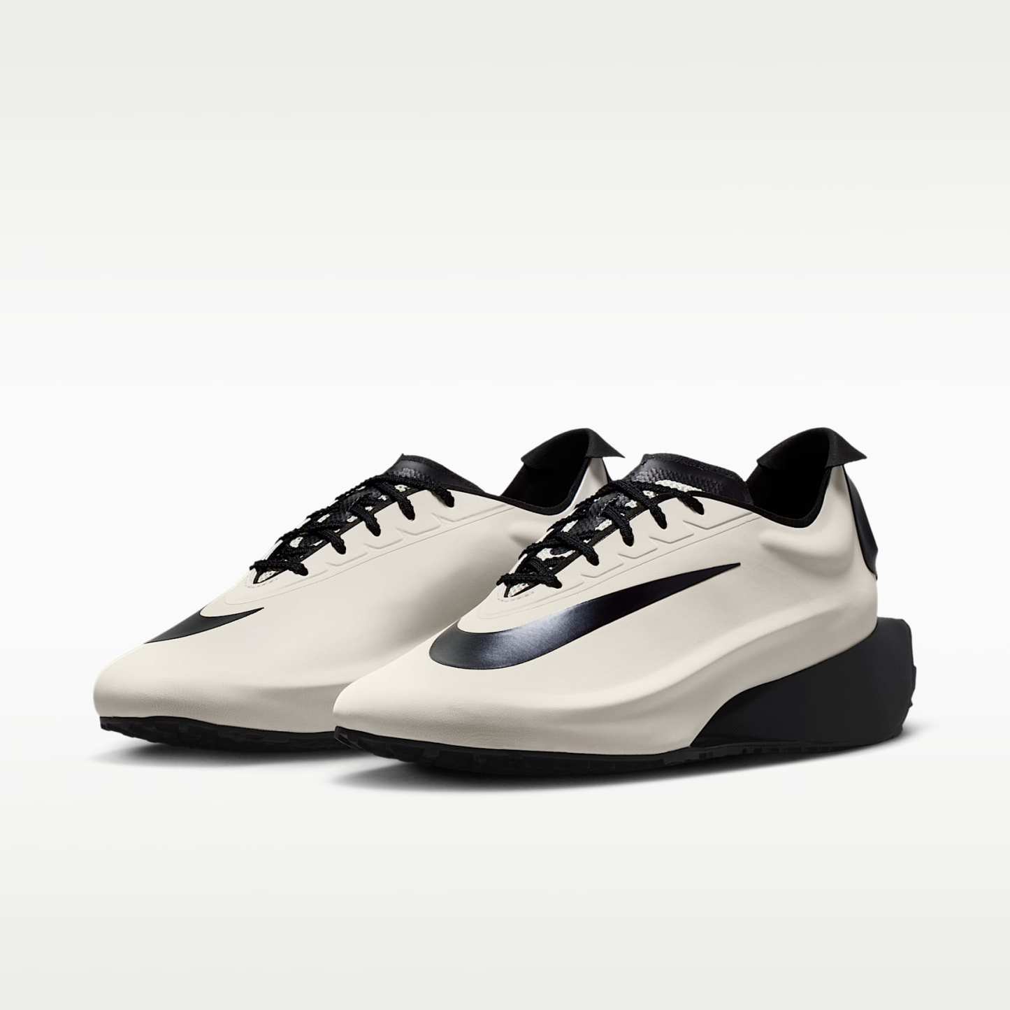 Nike First Sight Noir Schuh (Damen) – Light Bone/Metallic Dark Grey/Schwarz