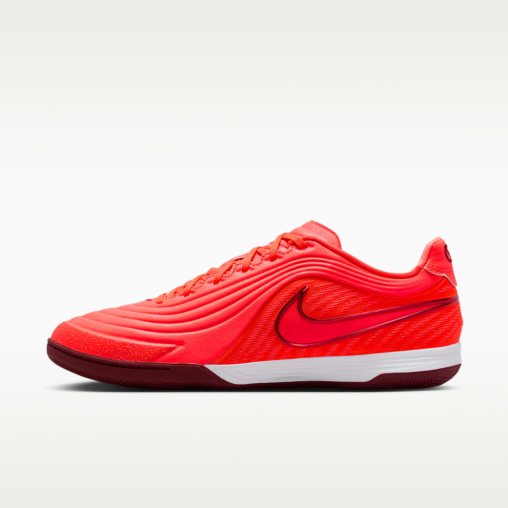 Nike Tiempo Reactgato Low Top Fußballschuh für Hallen- und Hartplätze – Bright Crimson/Team Red