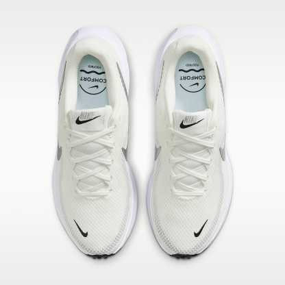Nike Revolution 8 Straßenlaufschuh (Damen) – Sail/Weiß/Schwarz/Metallic Silver