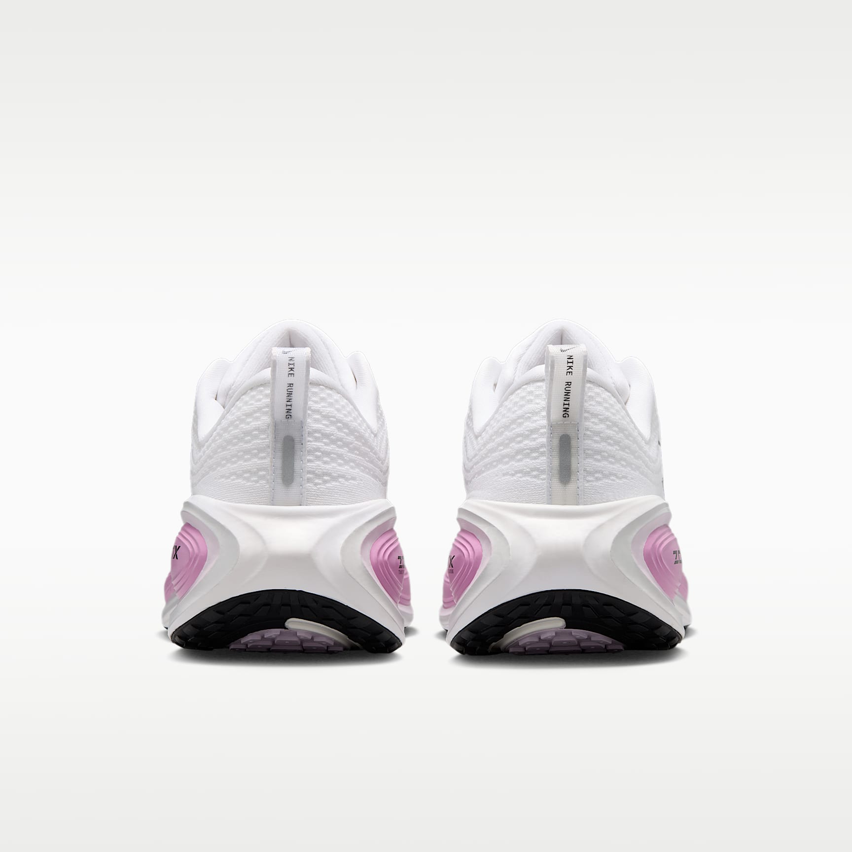Nike Vomero Plus Straßenlaufschuh (Damen) – Weiß/Bleached Lilac/Summit White/Metallic Silver