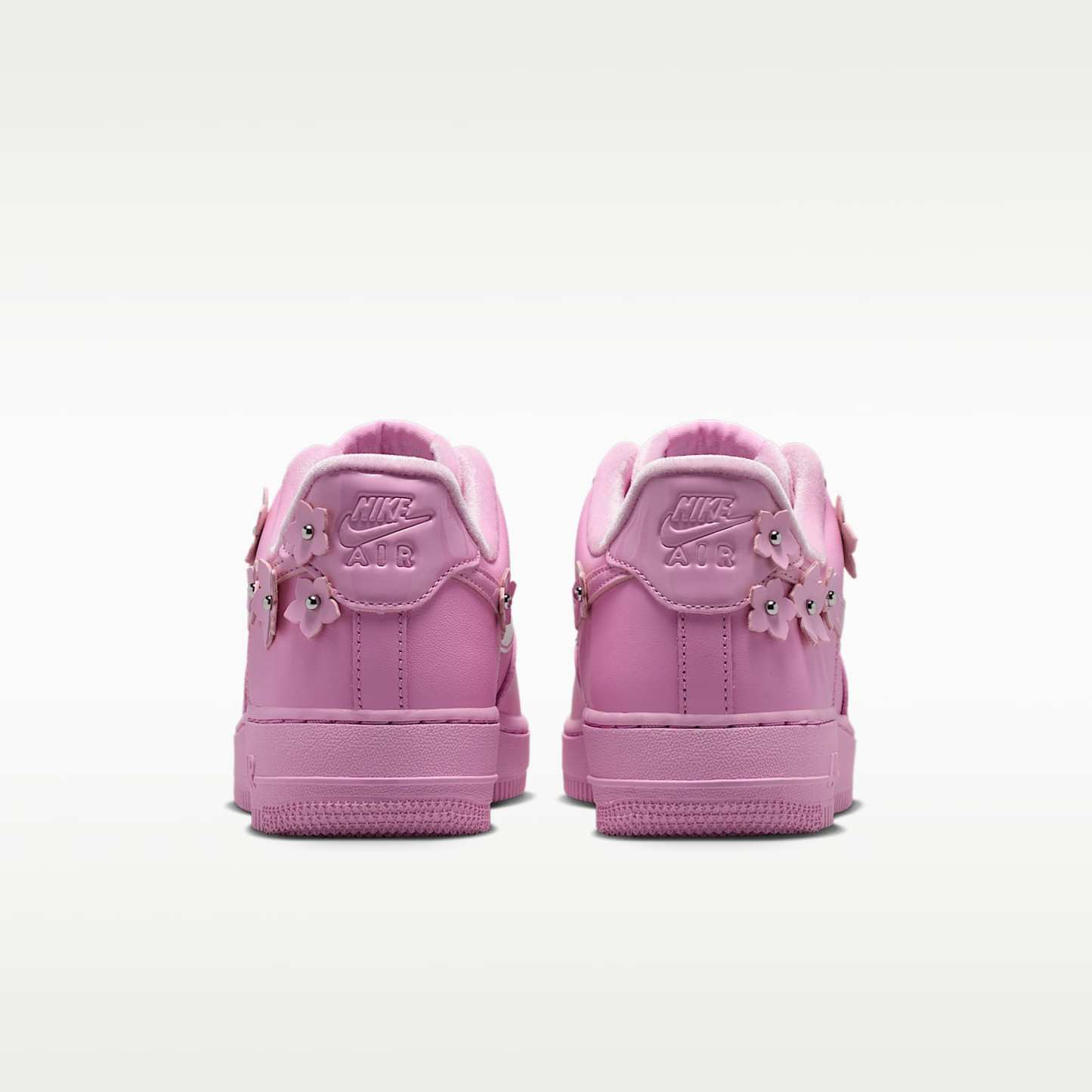 Nike Air Force 1 '07 "Florette" Schuh (Damen) – Pink Rise/Pink Foam/Metallic Silver/Pink Rise