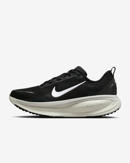 Nike Vomero 18 Straßenlaufschuh (Herren) – Schwarz/Coconut Milk/Light Iron Ore/Summit White