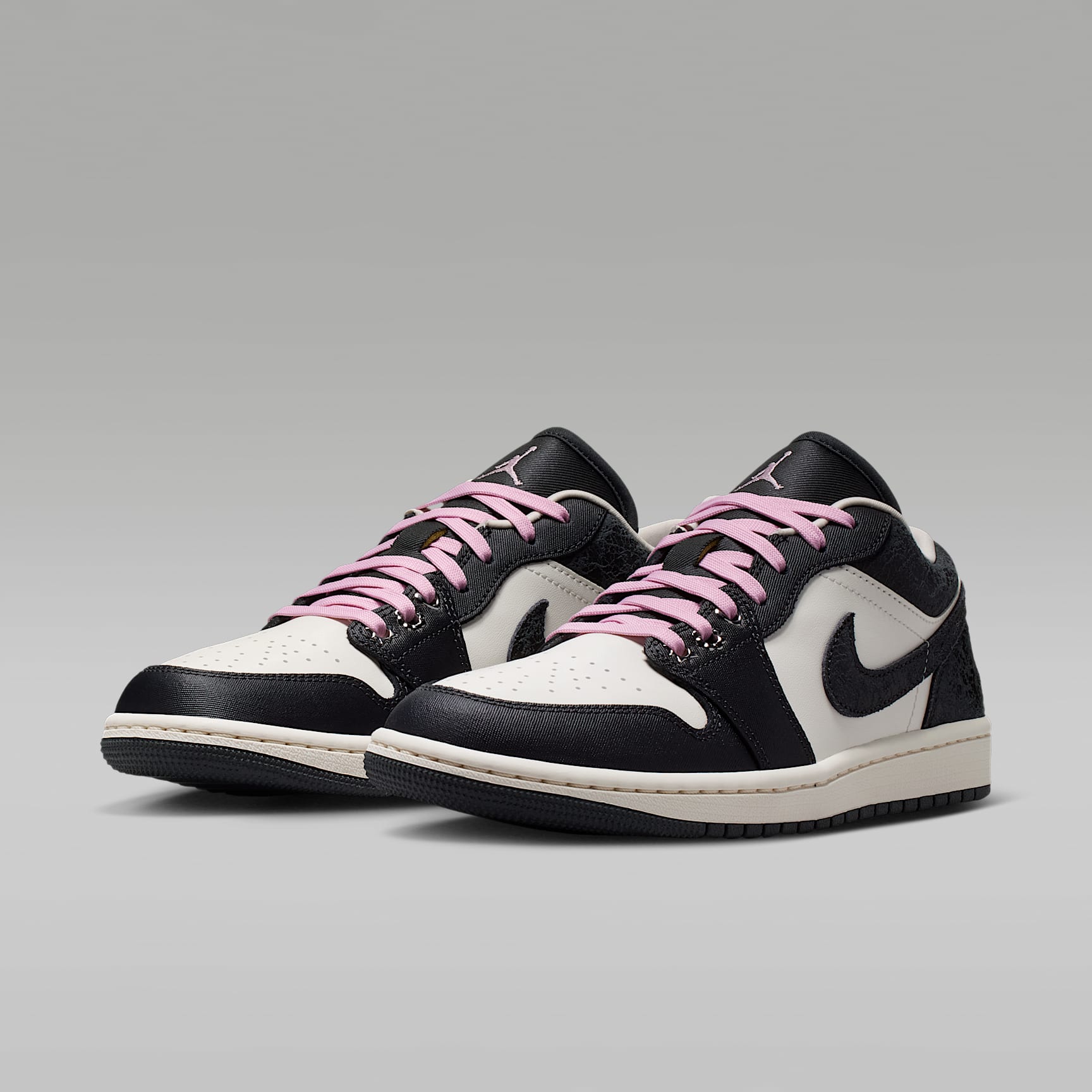 Air Jordan 1 Low SE Damenschuh – Anthracite/Sail/Coconut Milk/Iced Carmine