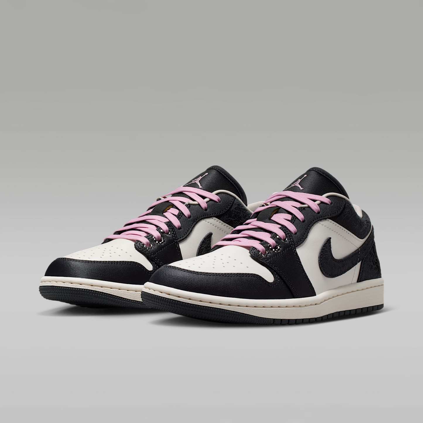 Air Jordan 1 Low SE Damenschuh – Anthracite/Sail/Coconut Milk/Iced Carmine